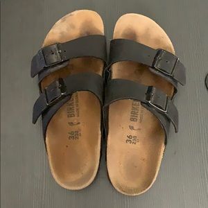 Birkenstocks Black straps “36